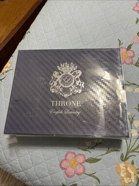 English Laundry THRONE Empty Box in perfect shape No fragrance included